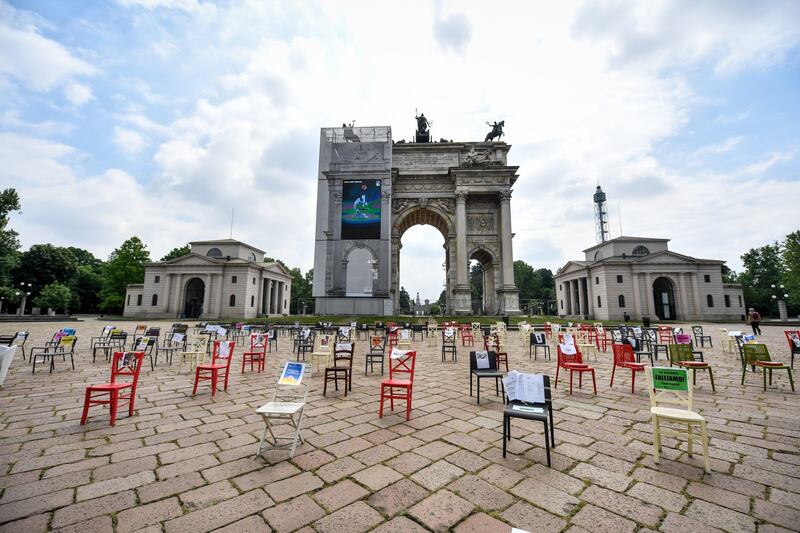 Esercenti multati per protesta all'Arco della Pace 5
