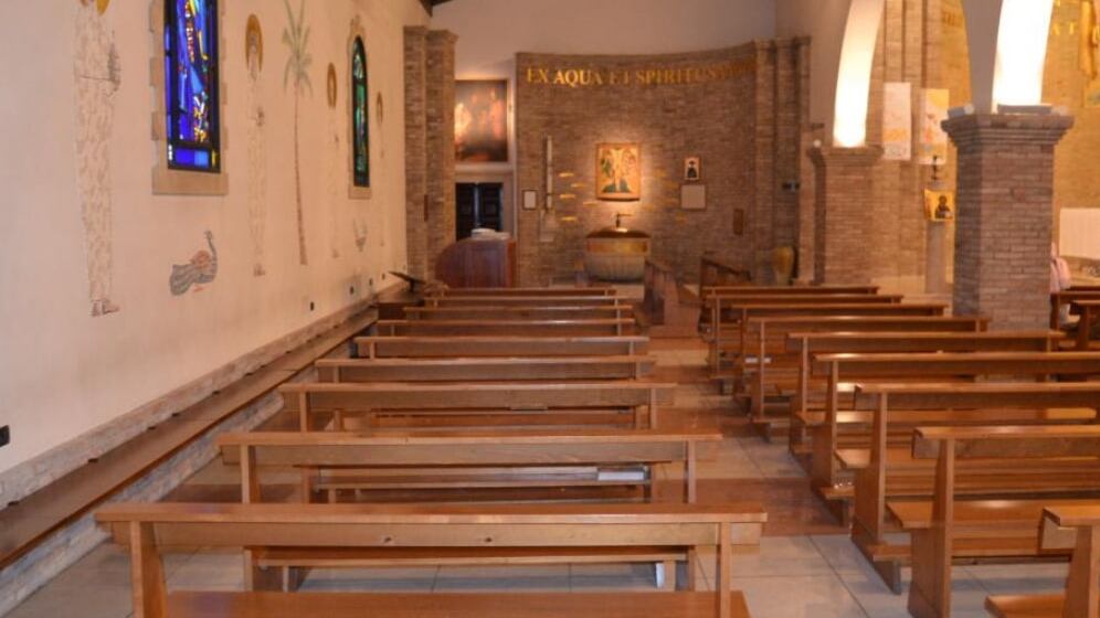 I parroci si barricano in canonica, la Diocesi minaccia azioni legali