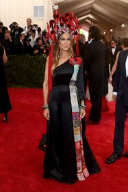 Met Gala 18: Sarah Jessica Parker, solo trucco sul viso? 14