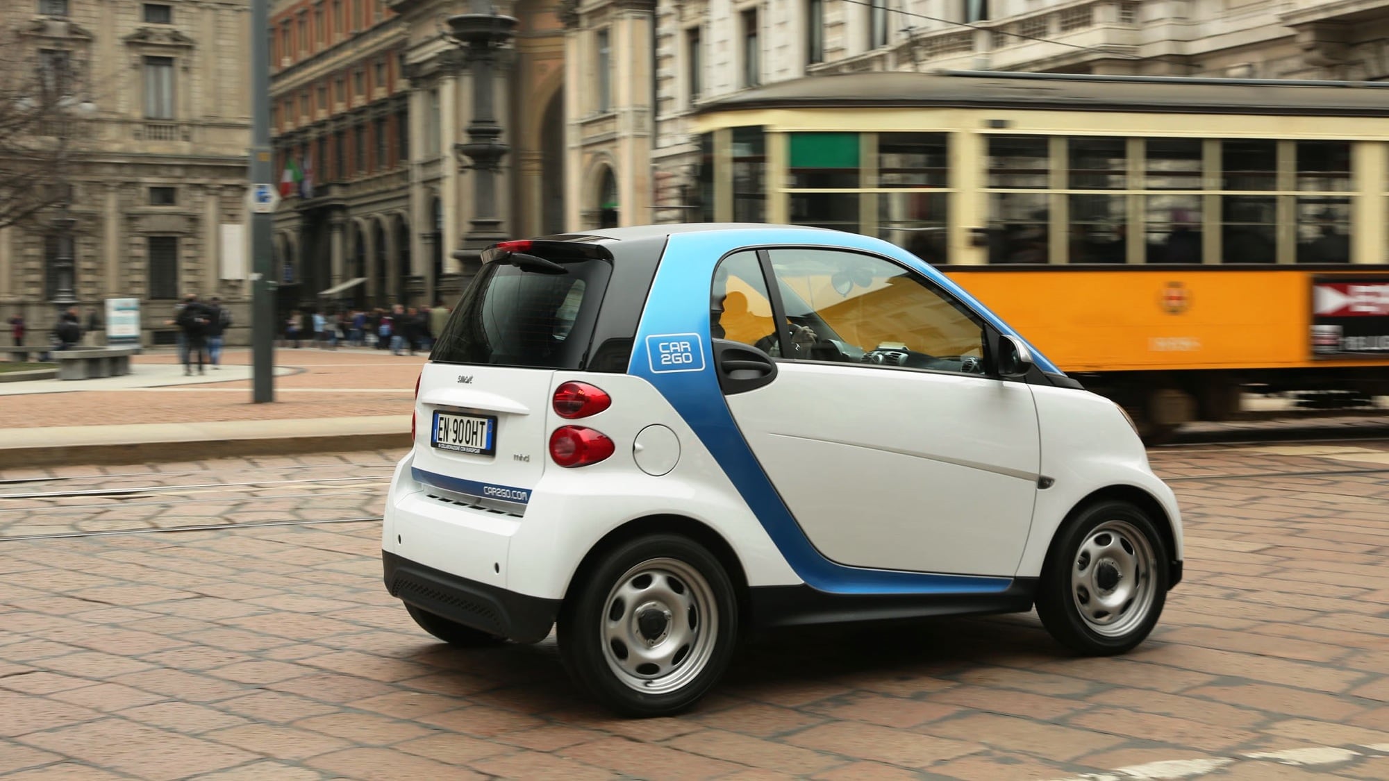 Ed è rivolta contro la stangata del car sharing