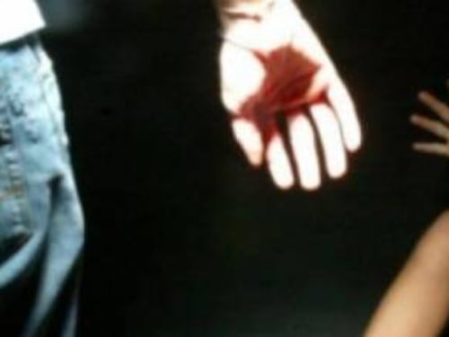Violenza sulle donne, mariti le pestano (a sangue) davanti ai figli