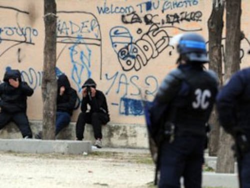 "Feroci baby narcos". Choc a Marsiglia