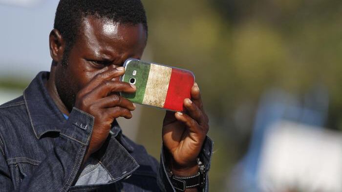 Le toghe contro la Lombardia: "Reddito minimo agli immigrati"