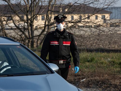 Coronavirus, escono da zona rossa per andare in vacanza: denunciati
