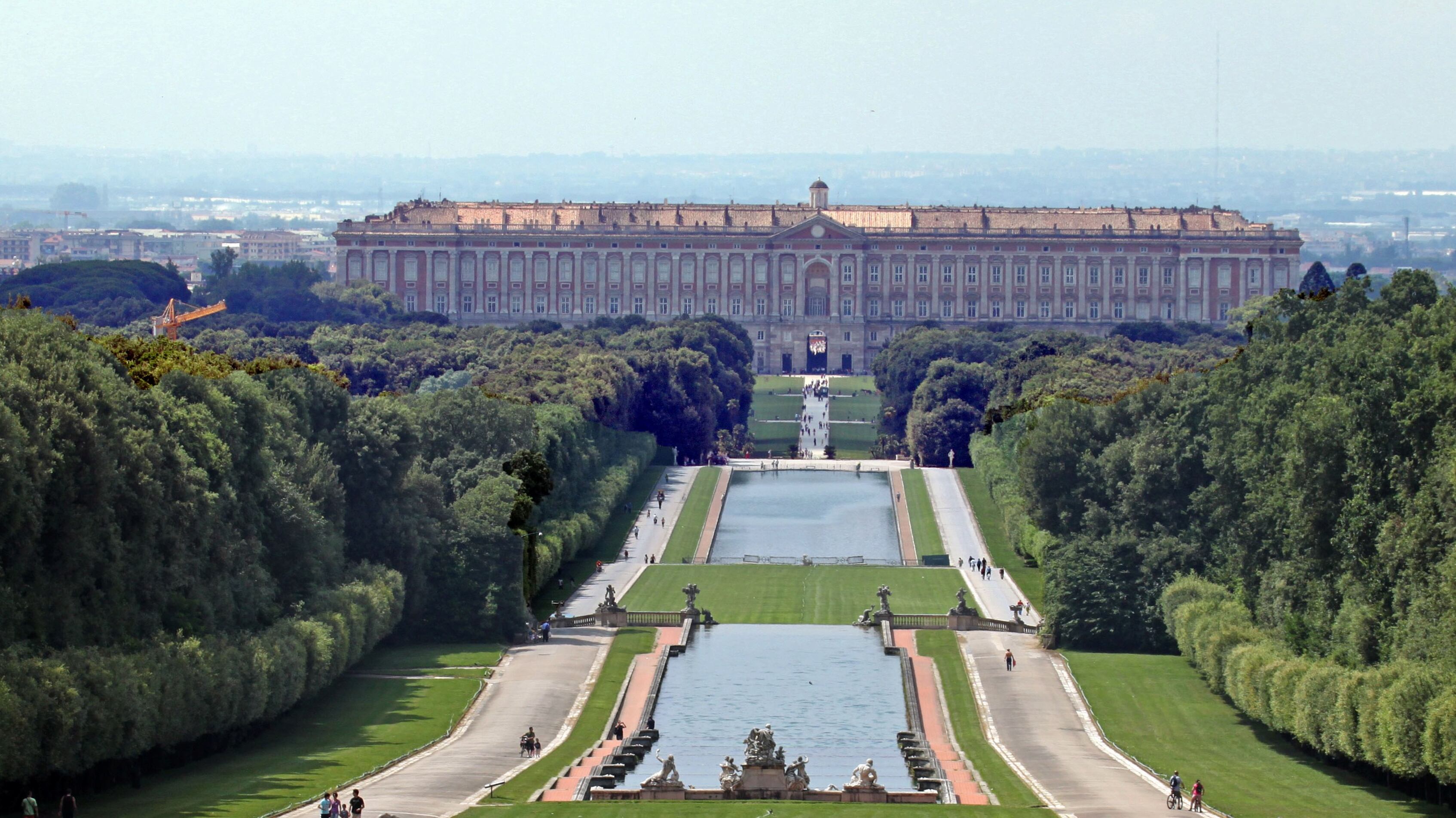 Principio di incendio nella Reggia di Caserta, forse un corto circuito
