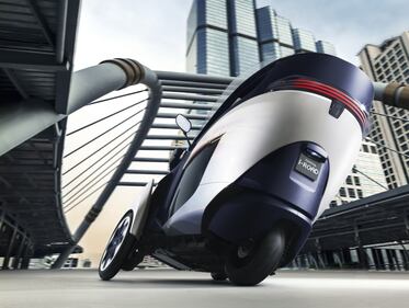 Toyota i-Road, auto e moto si incontrano 8