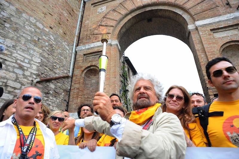 Beppe Grillo in marcia per il reddito di cittadinanza 13