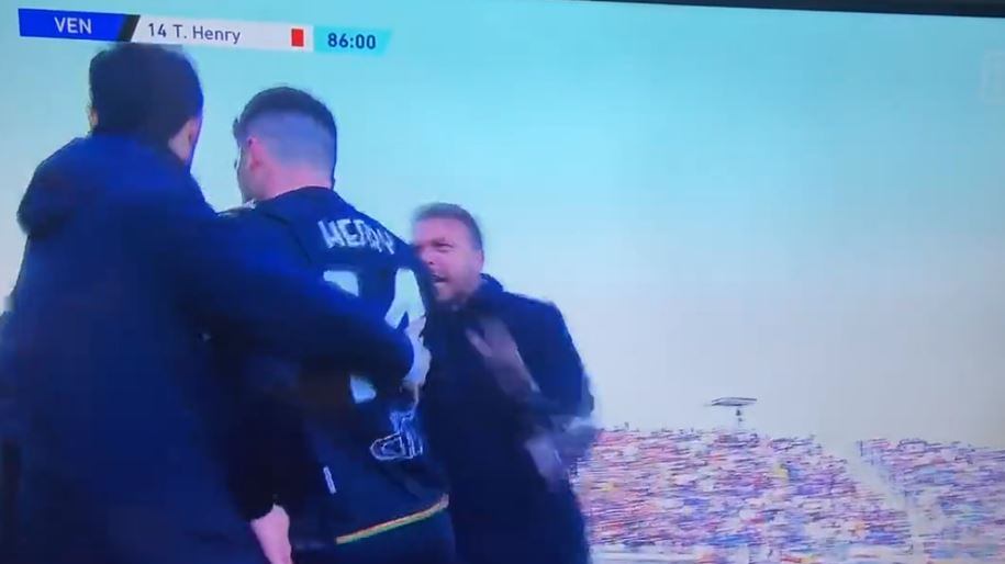Lite furibonda Zanetti-Henry a Venezia: "Meglio che stai zitto..."