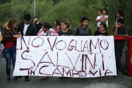 Striscione al campo nomadi: "Non vogliamo Salvini" 5
