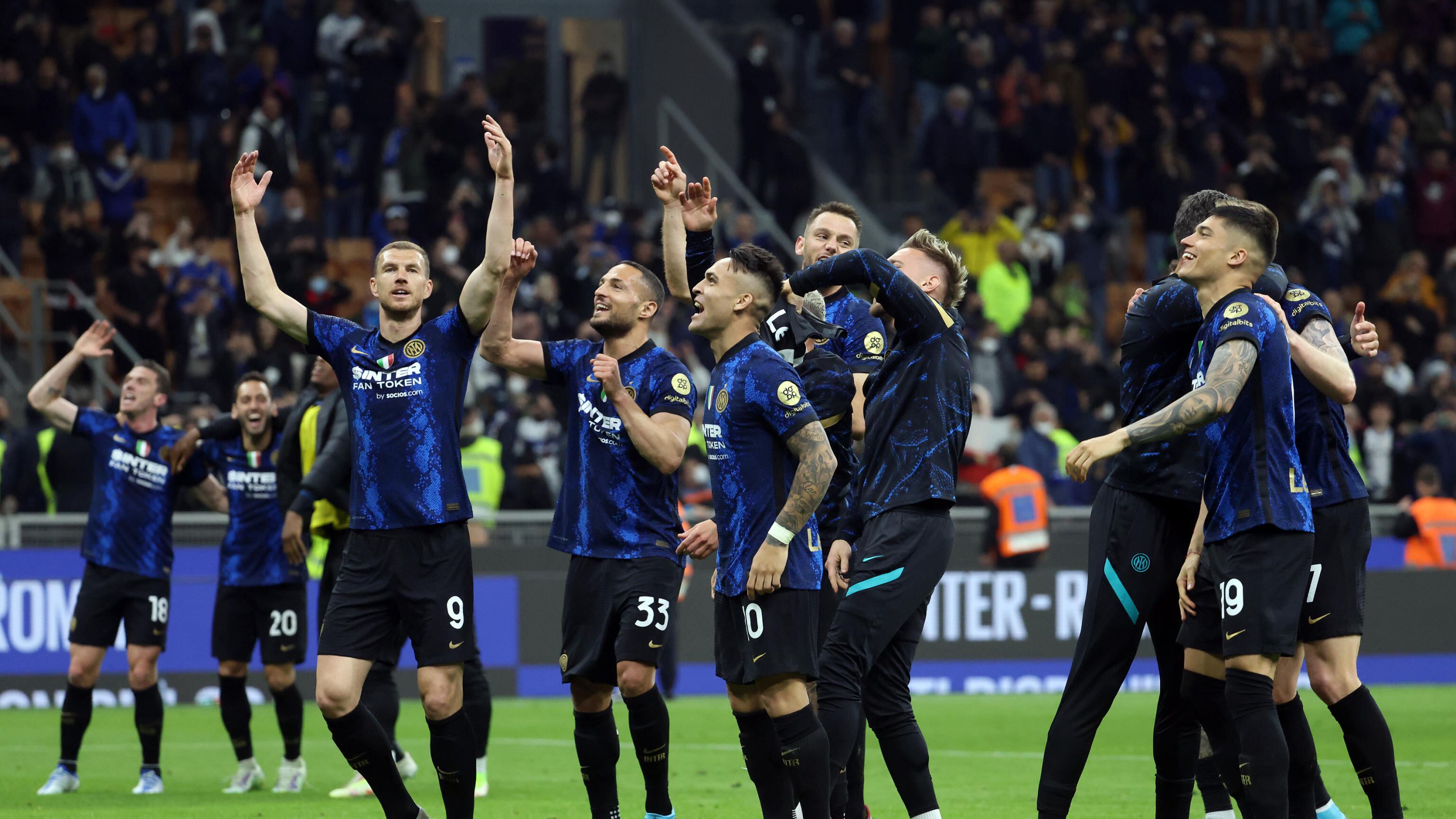 Bufera social sull'arbitro di Inter-Roma: "È milanese, pazzesco..."