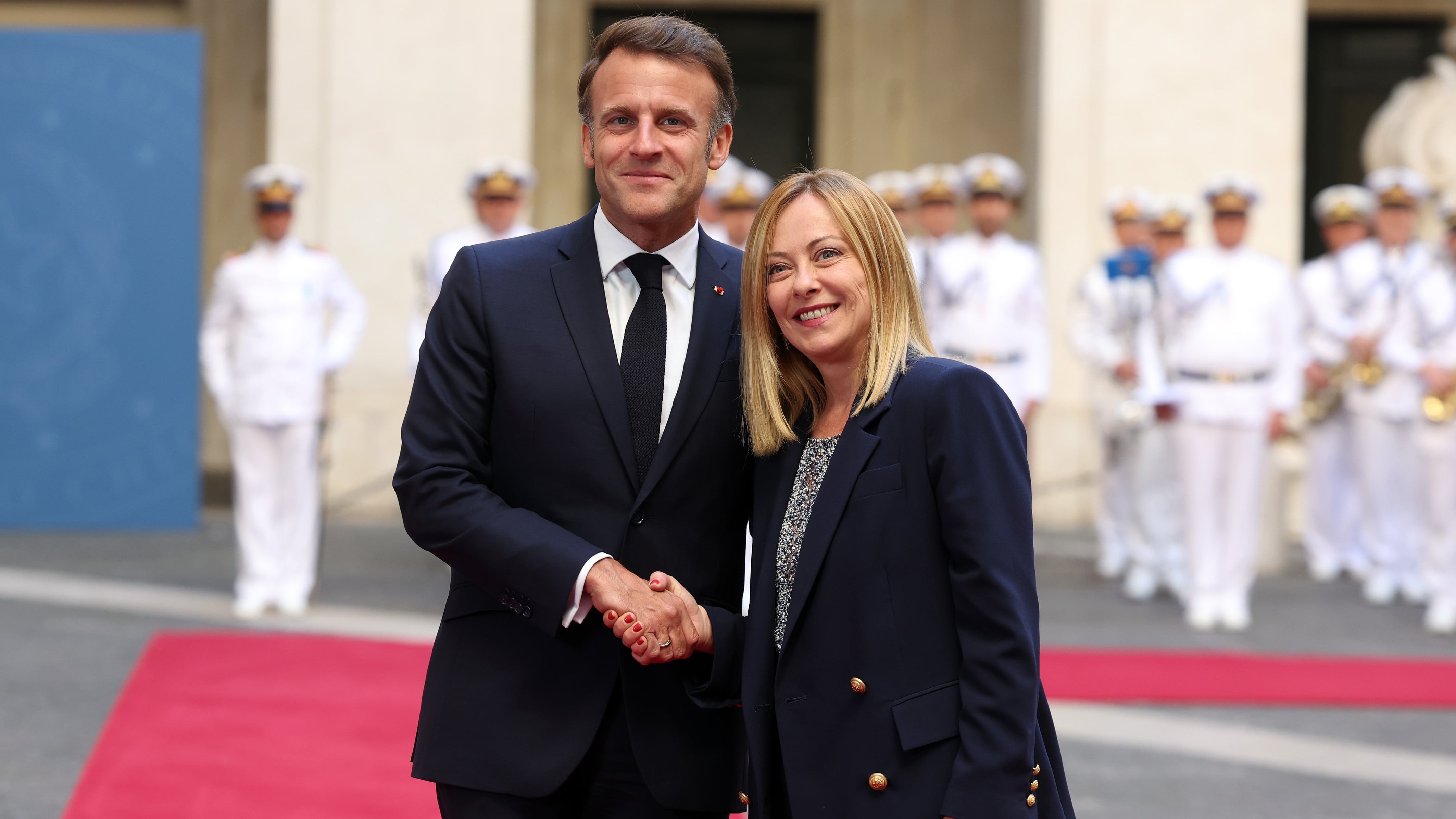 Meloni riceve Macron: "Impegno comune per un'Europa più sovrana, più forte e più prospera"