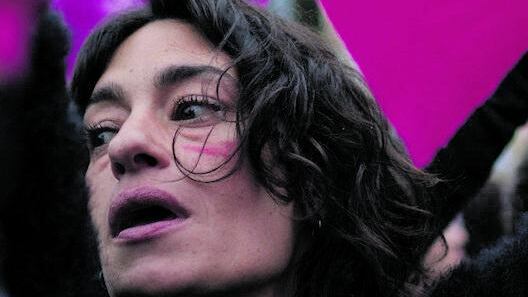 Le donne tradite dal femminismo. La libertà non si ferma al seno