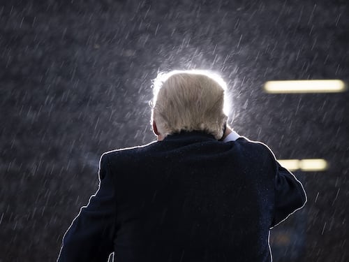 "Trump? È stato evitato il disastro": Beppe Severgnini giustifica la censura