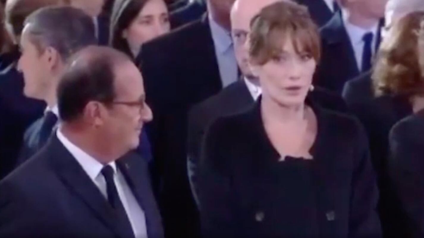 Hollande fa stupire Carla Bruni: cosa le avrà detto?