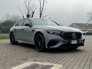 Mercedes Classe E 53 AMG Hybrid: la gallery della super berlina da 612 CV 12