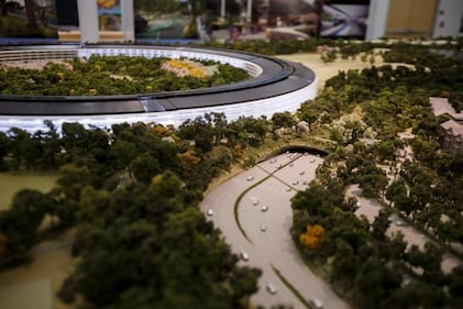 Decolla l'astronave Apple: ecco il plastico del nuovo Campus 14