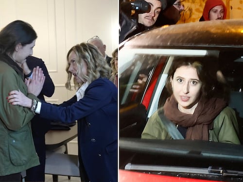 Cecilia Sala è arrivata a casa: "Sto bene, grazie al governo". Meloni: "Sei stata forte"
