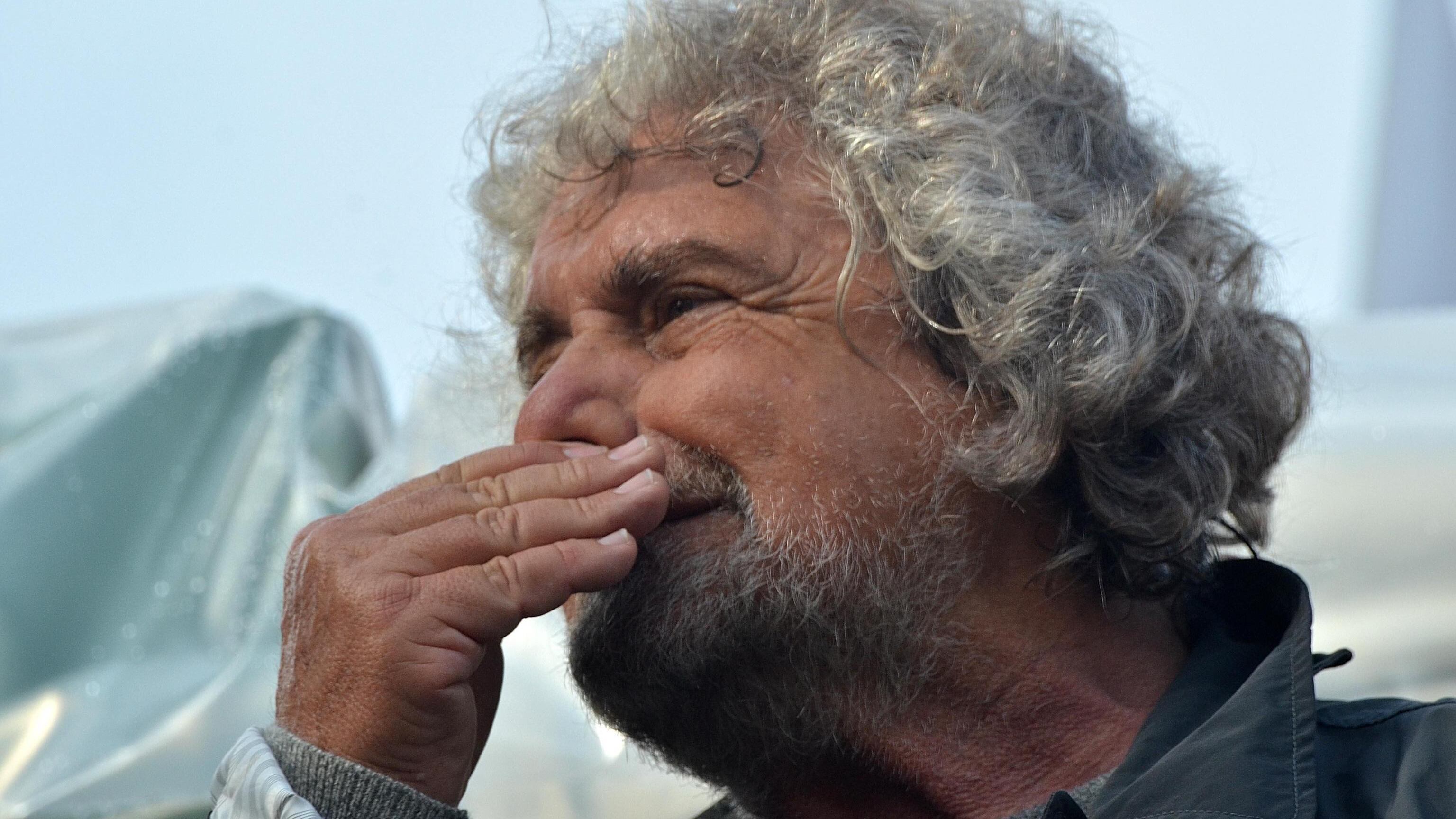 Quando Beppe Grillo voleva vendere Telecom