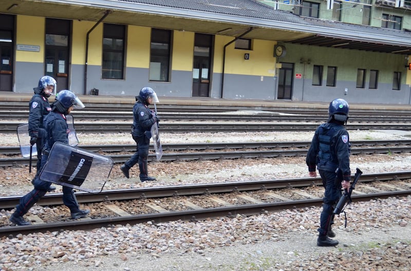 Scontri al Brennero tra black bloc e polizia 2