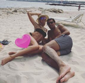 Elena Santarelli, bikini sexy contro gli hater 7