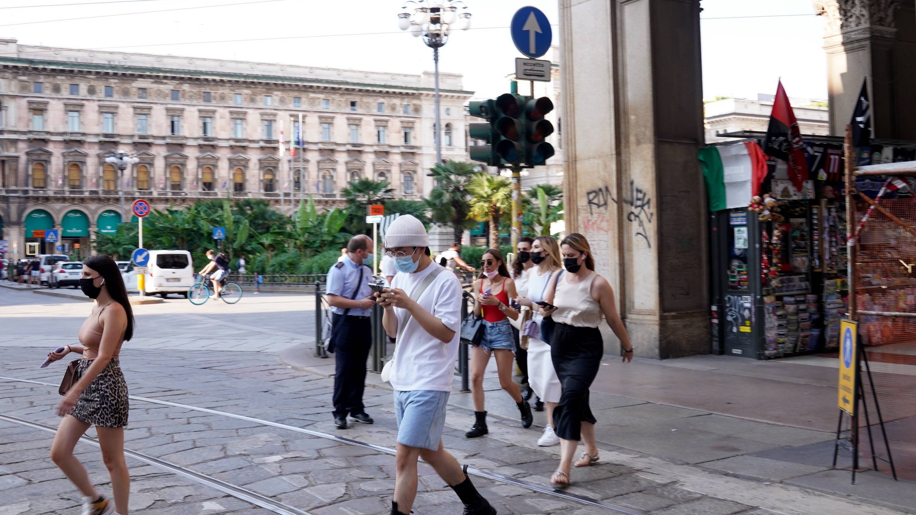 "Ora via la mascherina": si apre un nuovo fronte nel governo