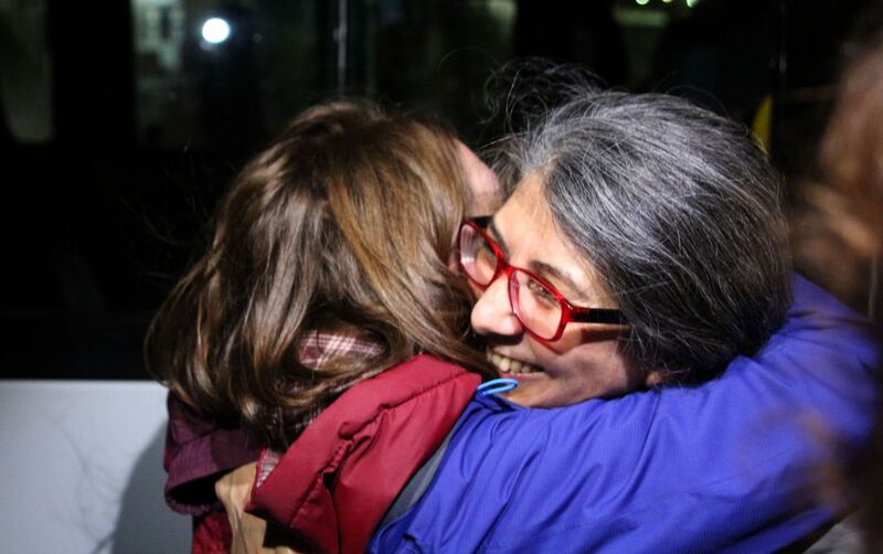 Gli attivisti di Amnesty all'uscita dal carcere 2