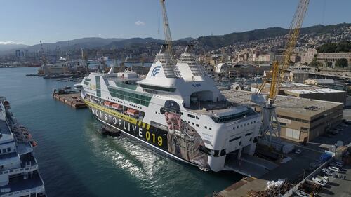 La nave di Vasco Rossi pronta a partire 1