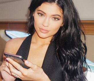 Kylie Jenner, lato b esplosivo in spiaggia 27