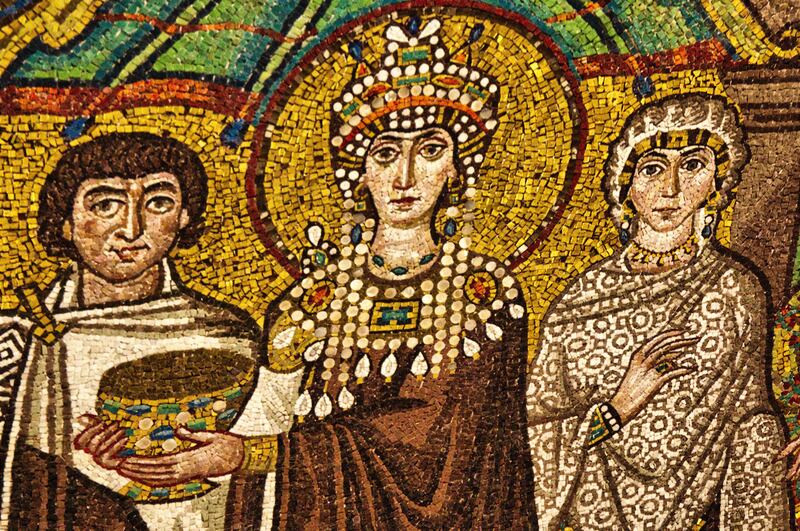 Il parco svenduto a Ravenna, i nani di ferragosto, le chiese vuote. Le parole della settimana