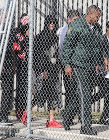Justin Bieber, smorfie e boccacce in prigione prima di uscire su cauzione 7