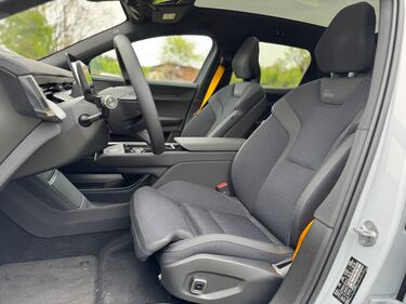 Polestar 3 Long Range AWD, la gallery del super SUV elettrico da 517 CV 16