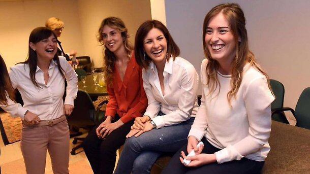 Le donne Pd sfottono la Raggi. Ma hanno poco da ridere...
