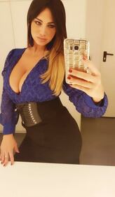 Marika Fruscio, il vestito bollente mostra tutto 4