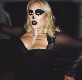 Hayley Hasselhoff: un seno da Baywatch 14