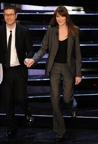 Sanremo, Carla Bruni duetta con Luciana Littizzetto 3
