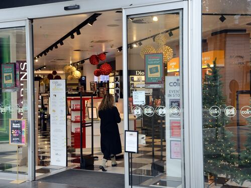Consumi, la batosta del Covid: cos'è successo