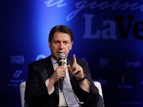 La sinistra abbocca e subito fa fuoco: "La premier mente"