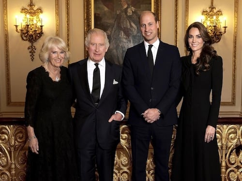 Re Carlo, Camilla, William e Kate: cosa si nasconde dietro il ritratto della nuova monarchia