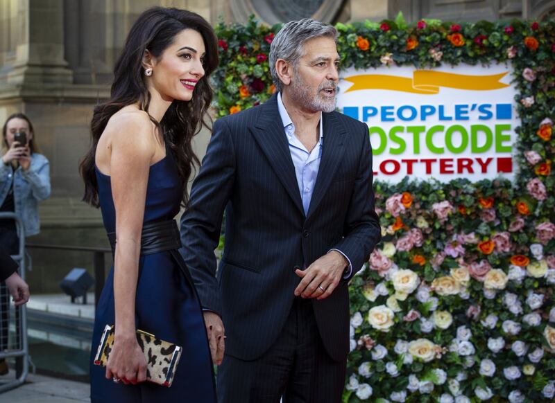 George Clooney e Amal: red carpet nel cuore di Edimburgo 2