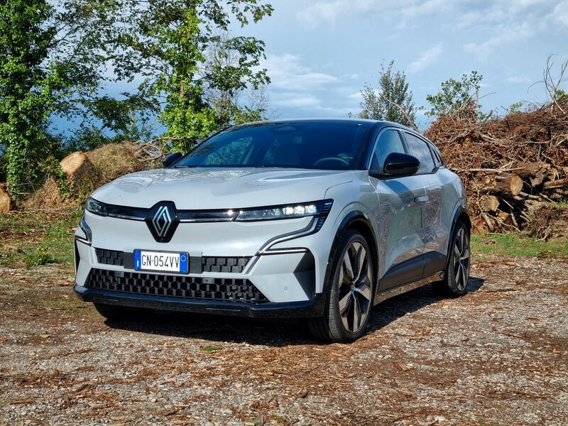 Renault Megane E-Tech Electric: guarda la gallery del crossover ibrido 2
