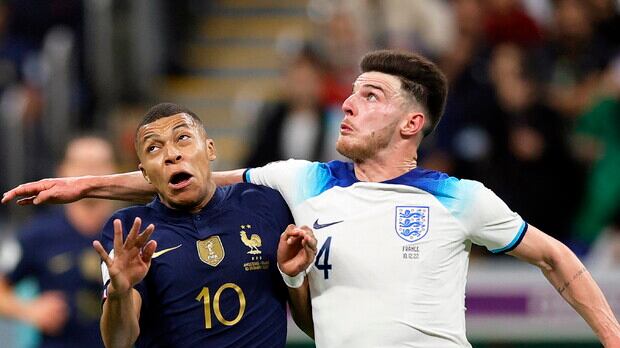 La Francia piega l'Inghilterra 2-1. I "galletti" in semifinale