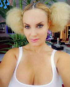 Coco Austin, seno in mostra su Instragram 17