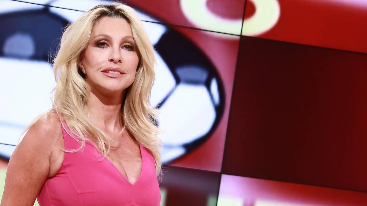 "Circolo di radical-chic di sinistra". Paola Ferrari a bomba sul programma di Fazio