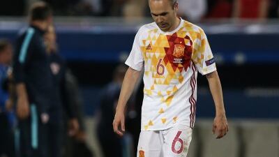 Il paradosso Iniesta: il fenomeno del calcio che nessuno vuole