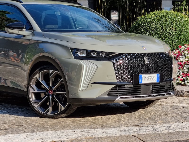 DS 7 E-Tense 4x4, da Milano a Cernobbio: guarda la gallery 6