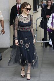 Da Game of Thrones alla Bbc: Emilia Clarke "pizzicata" negli studi tv 2