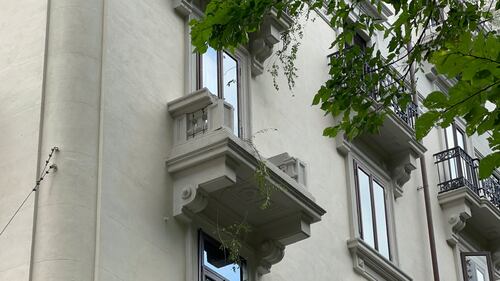 Danni a Milano per il maltempo: divelto balcone in Foro Bonaparte 1