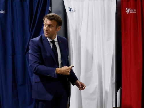 L'ultimatum di Macron: "Subito una coalizione o maggioranze variabili"