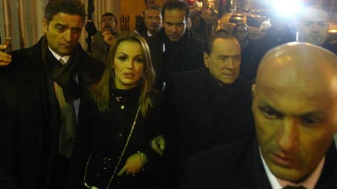 Pascale: "Nozze col Cav? Deve solo dire sì"