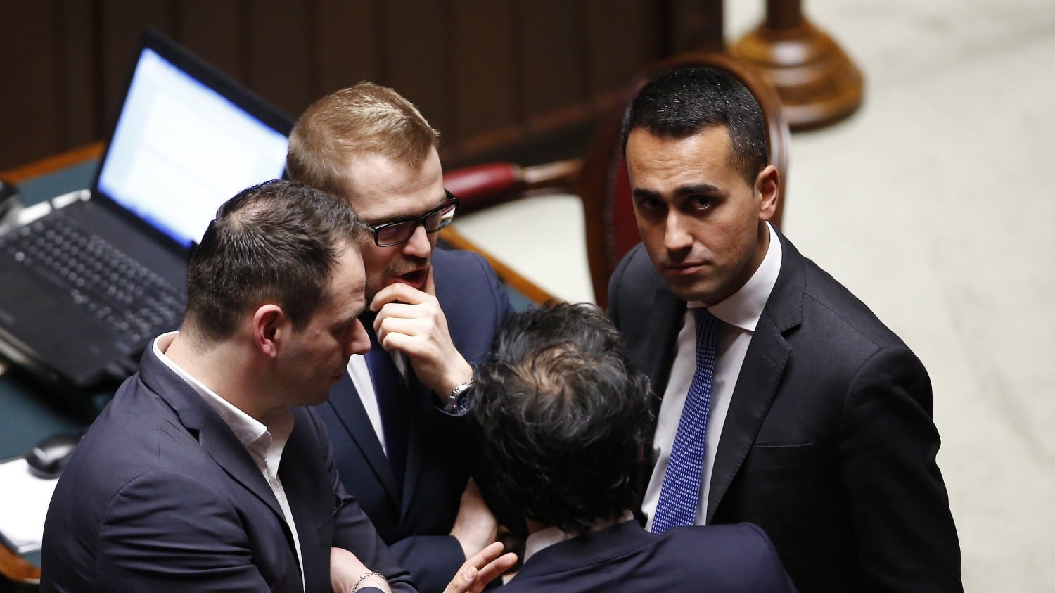 Di Maio in un vicolo cieco. E si aggrappa al Pd